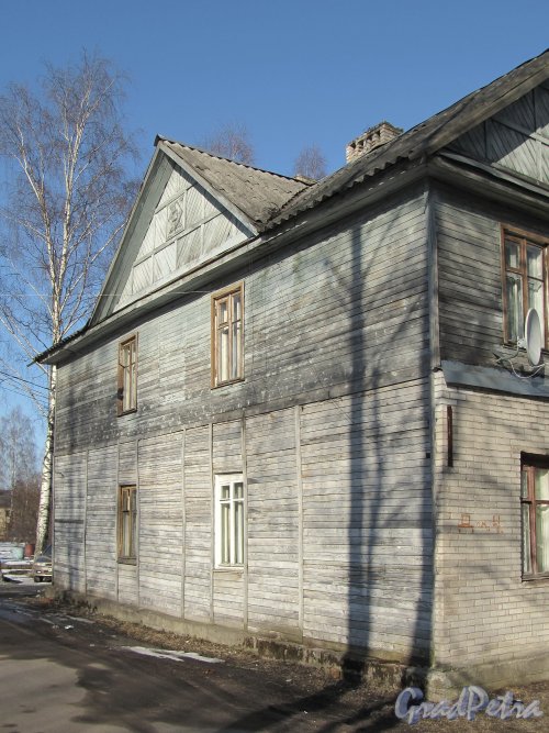 Ул. Вологдина, д. 4. Вид с торца здания. Фото апрель 2012 г.