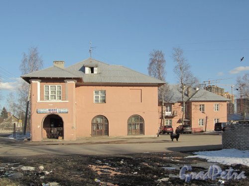 Ул. Вологдина, д. 5. Западный фасад здания. Фото апрель 2012 г.