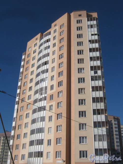 Ул. Маршала Захарова, дом 14, корпус 2. Фрагмент фасада. Фото 11 марта 2014 г.