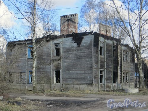 Ул. Вологдина, д. 6. Руины после пожара. Фото апрель 2014 г.