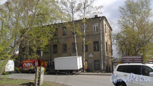Полевая Сабировская улица, дом 1 / Заусадебная улица, дом 11. Угол улиц Полевая Сабировская и Заусадебная. Фото 2 мая 2014 года.
