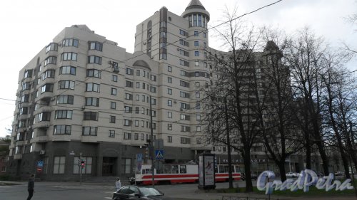 Улица Савушкина, дом 36. Фото 2 мая 2014 года.