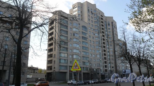 Торжковская улица, дом 13, корпус 1. Фото 7 мая 2014 года.