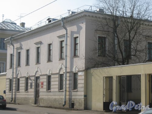 г. Пушкин, Леонтьевская ул., дом 32. Общий вид здания. Фото 10 марта 2014 г.