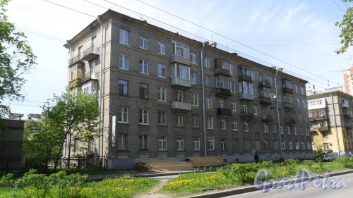 Улица Васи Алексеева, дом 7. Фото 18 мая 2014 года.
