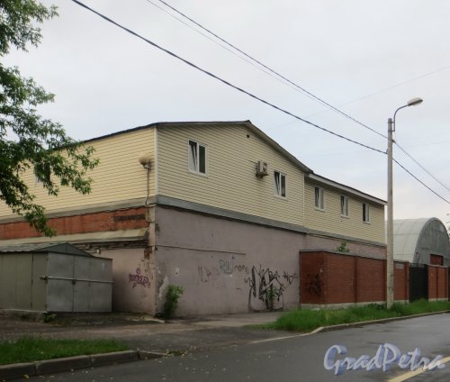 улица Одоевского, дом 21А. Левая часть участка. Фото 7 июня 2014 года.