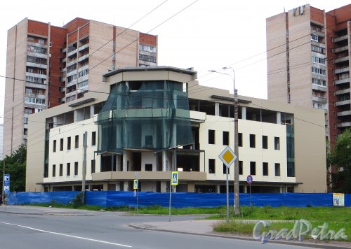 Малая Балканская, участок 1. Строительство нового торгового центра шаговой доступности. Фото 26 июня 2014 года.