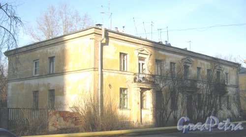 Ул. Зои Космодемьянской, дом 21. Общий вид здания со стороны фасада. Фото 26 февраля 2014 г.
