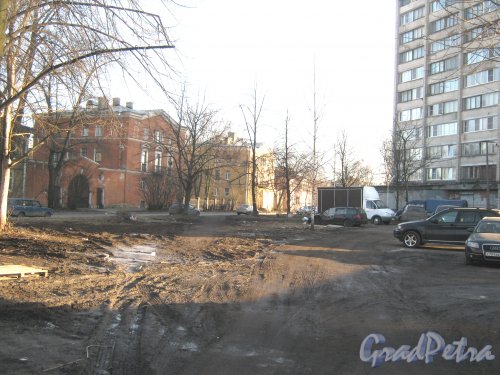 Севастопольская ул. около пересечения с ул. Зои Космодемьянской. Фото 26 февраля 2014 г.