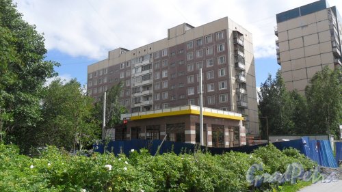 Улица Маршала Новикова, дом 11. Дом 504 серии 1987 года постройки. Фото 10 июля 2014 года.