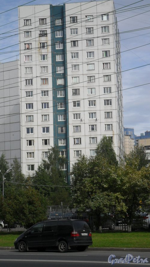 Улица Маршала Новикова, дом 13. Фото 3 сентября 2014 года.