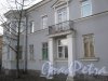 Промышленная ул., дом 26 (Севастопольская ул., дом 1). Фрагмент фасада здания. Фото 26 февраля 2014 г.
