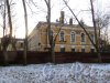 город Кронштадт, Коммунистическая улица, дом 1, литера В. Торец здания со стороны Петровского дока. Фото 5 января 2015 года.