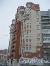Ул. Савушкина, дом 124, корпус 1. Вид с Беговой ул. на угловую часть здания. Фото 8 января 2015 г.