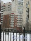 Ленская ул., дом 19, корпус 1. Фрагмент здания. Вид от дома 10 по Белорусской ул. Фото 12 февраля 2015 г.