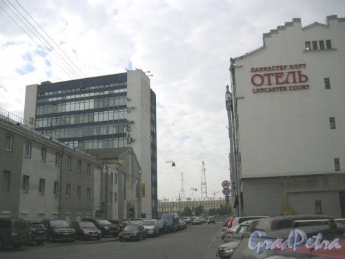 Ул. Фокина. Вид от дома 1 в сторону Пироговской наб. Фото 19 сентября 2014 г.