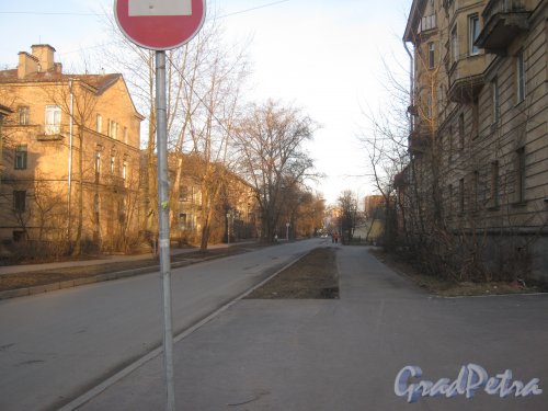 Оборонная ул. Перспектива от ул. Губина в сторону Севастопольской ул. Фото 26 февраля 2014 г.