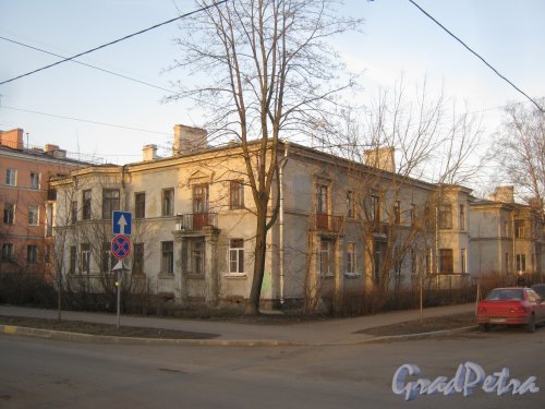 Ул. Губина, дом 10 (ул. Гладкова, дом 35). Общий вид здания. Фото 26 февраля 2014 г.