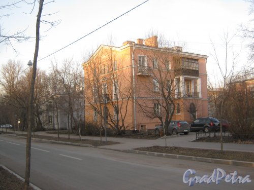 Ул. Губина, дом 4. Вид со стороны дома 5. Фото 26 февраля 2014 г.