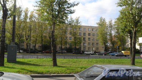 Краснопутиловская улица, дом 73. Фото 3 октября 2014 года.
