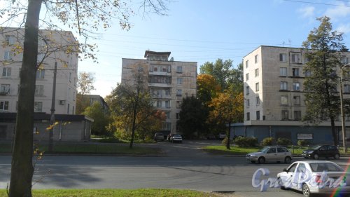 Краснопутиловская улица, дом 37. Фото 3 октября 2014 года.