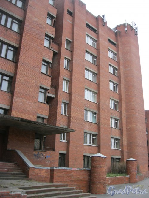 Ул. Циолковского, дом 3. Фрагмент фасада. Фото 26 октября 2014 г.