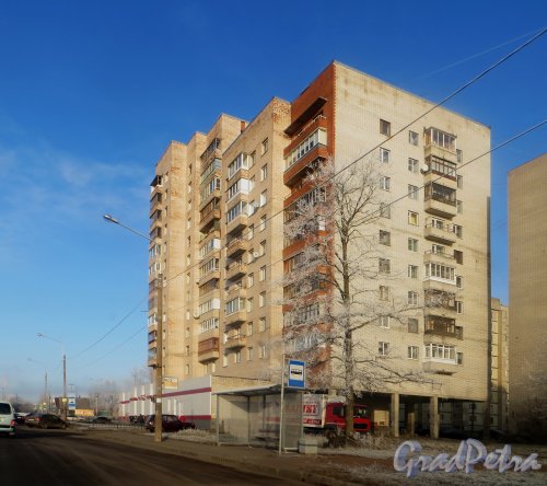 Город Красное Село, Нарвская улица, дом 2, литера А. Фасад по Нарвской улице. Фото 20 ноября 2014 года.