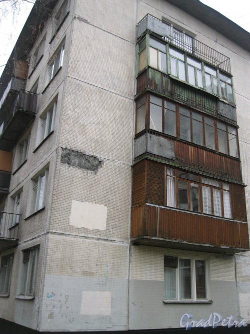 Будапештская ул., дом 43, корпус 1. Фрагмент здания. Фото 3 ноября 2014 г.