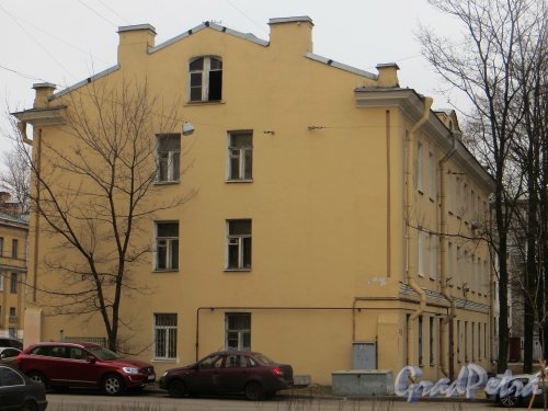 Улица Трефолева, дом 14, литера А. Общий вид жилого дома со двора. Фото 29 ноября 2014 года.