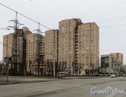 улица Маршала Говорова, дом 8. Вид со стороны улицы Новостроек. Фото 29 ноября 2014 года.