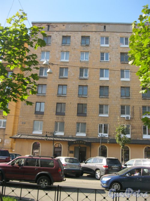 Ул. Стахановцев, дом 5. Фрагмент фасада. Фото 18 сентября 2014 г.