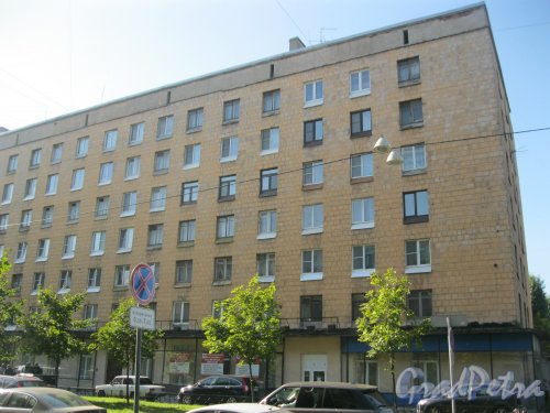Ул. Стахановцев, дом 5. Фрагмент фасада. Фото 18 сентября 2014 г.