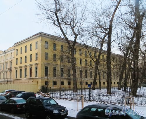 Госпитальная улица, дом 3, литера А. Общий вид здания. Фото 24 декабря 2014 года.