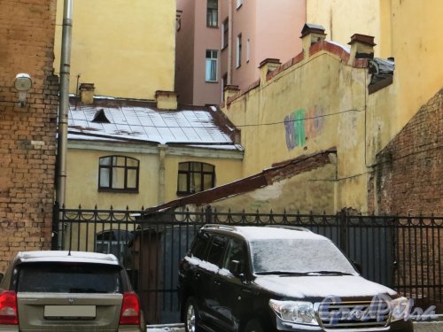  4-я Советская улица, дом 10. Дворовый флигель. Фото 24 декабря 2014 года.