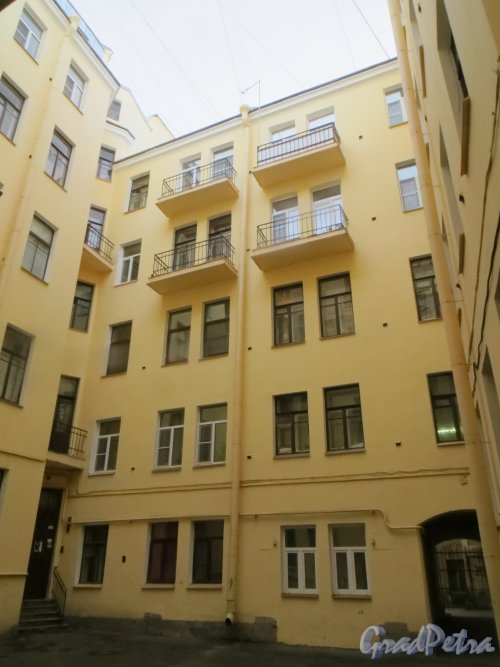 5-я Советская улица, дом 16. Дворовый флигель. Фото 24 декабря 2014 года.
