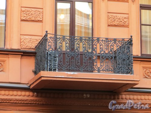 6-я Советская улица, дом 24. Балкон второго этажа. Фото 24 декабря 2014 года.
