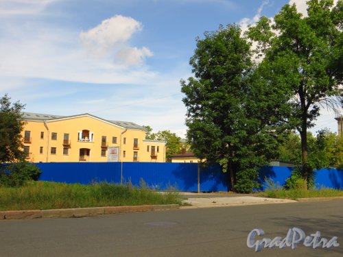 улица Самойловой, участок 1, (северо-восточнее д. 12, лит. А по ул. Самойловой). Общий вид участка. Фото 23 августа 2014 года.
