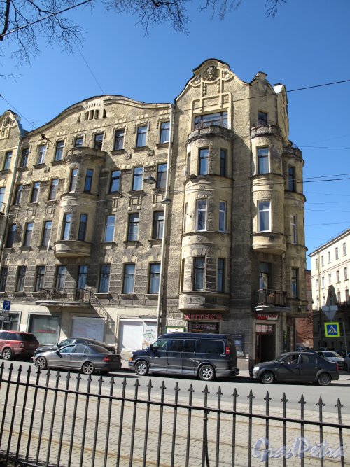 Съезжинская ул., д. 37. Доходный дом П. М. Мульханова. Левая часть. Фото апрель 2014 г