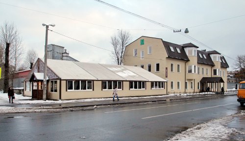 Одноэтажное строение ресторана «Лен». Фото Дмитрия Ратникова.
