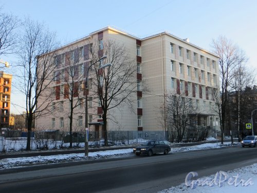Варшавская улица, дом 8, литера А. Здание Общежития Университета аэрокосмического приборостроения после реконструкции. Фото 21 января 2015 года.