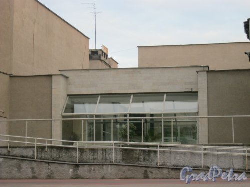 г. Петергоф, Царицынская ул., дом 2. Фрагмент здания. Фото 8 июня 2014 г.