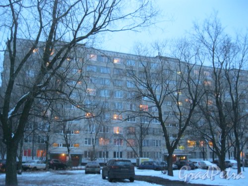Пражская ул., дом 9, корпус 2. Вид со стороны дома 7, корпус 3. Фото 31 января 2015 г.