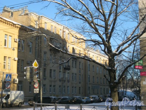Земледельческая улица, дом 1. Общий вид с Бол. Сампсониевского пр. Фото 9 февраля 2015 года.