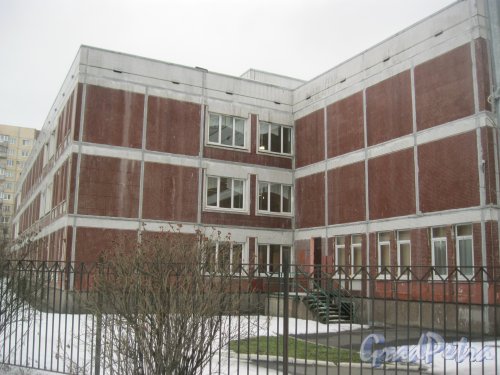 Белорусская ул., дом 10. Фрагмент здания Лицей №265 Красногвардейского района. Фото 12 февраля 2015 г.