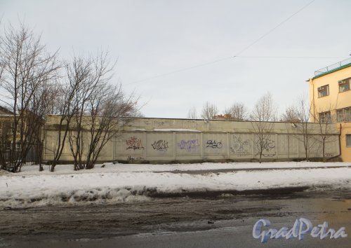 Свеаборгская улица, дом 4, литера А. Вид незастроенную территорию  на участке. Фото 11 февраля 2015 года.