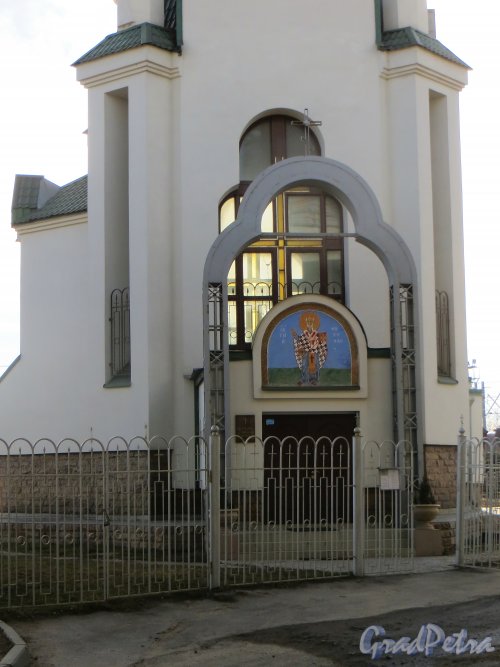 Предпортовая улица, дом 1а. Церковь Святителя Николая Чудотворца. Северный фасад. Фото 6 марта 2015 года.