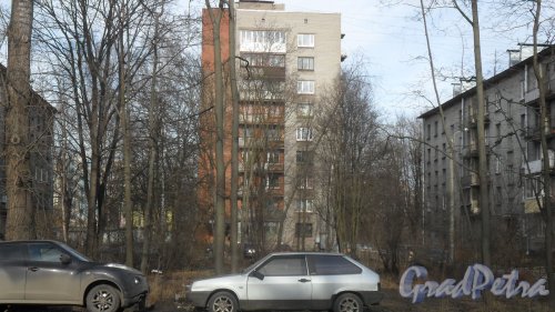 Новороссийская улица, дом 6. Вид дома с улицы Новороссийская. Фото 6 марта 2015 года.