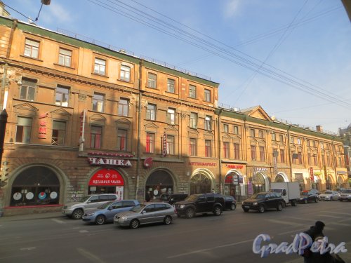 Садовая улица, дом 25. Общий вид фасада по Садовой улице. Фото 18 марта 2015 года.