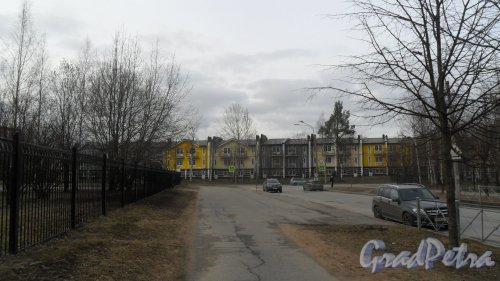 Улица Щербакова, дом 23. Малоэтажный блокированный жилой комплекс «Щербаковский». Фото 3 апреля 2015 года.