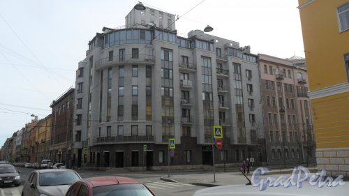 5-я Красноармейская улица, дом 32. Угол 5-й Красноармейской улицы и Советского переулка. Фото 9 апреля 2015 года.